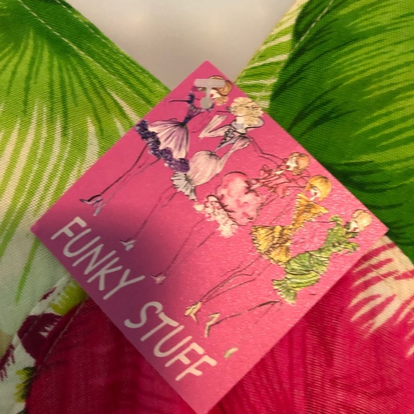 NWT Summer Romper. Size 1X - Picture 4 of 5